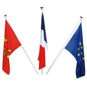 Lot de 3 drapeaux de façade 60 x 90 cm + 1 porte-drapeaux mural 3 places - lotdrapfac_0