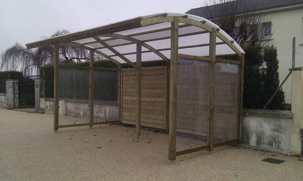 Abri bus / structure en bois / bardage en bois / avec banquette / 220 x 125 cm_1