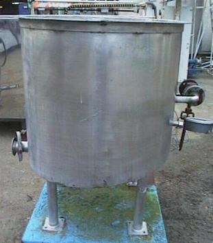 Cuve simple enveloppe inox sur pieds - 300 litres d'occasion - chauffe ou refroidie par serpentin intérieur_0