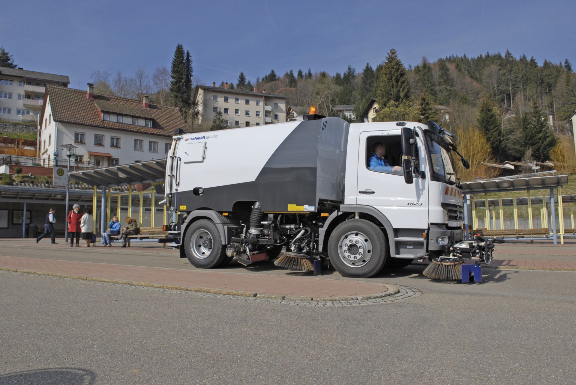 Balayeuse sur châssis sk - streetking 600_0