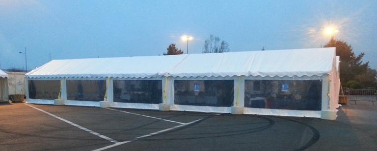 Barnum, tentes blanches jumelée avec fenêtres 10m x 20m = 200 m²_0