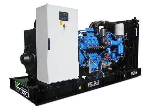 Groupe électrogène insonorisé diesel 6 kW 230V + 7,5kW 400V MW Tools DG75E