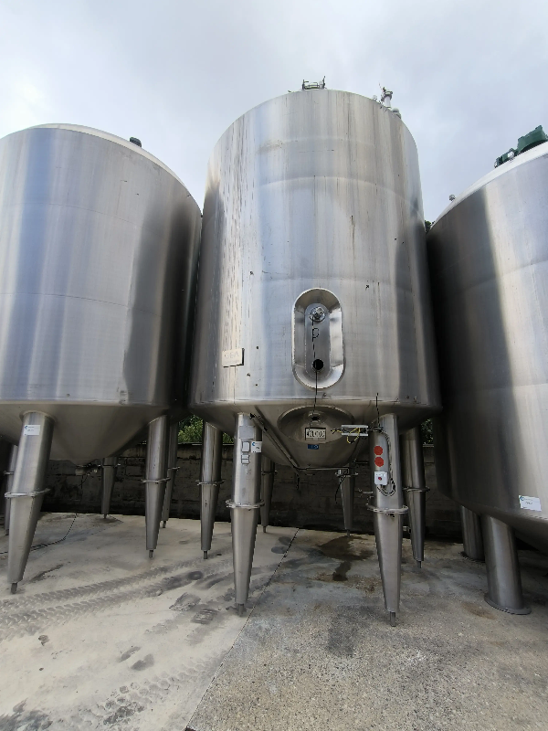 Cuve en acier inoxydable 304 30 000 litres avec agitation et isolation hermétique - référence                        :                         c13956 - c13957 - c13958 - c13963 - c13964 - c13966 - c13967 - c13968_0