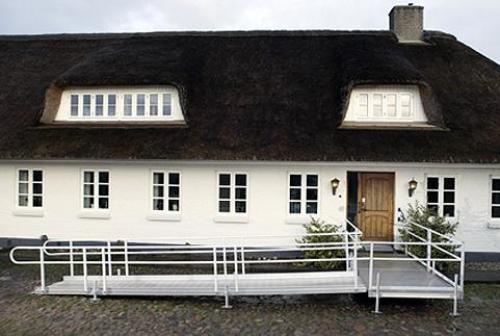 Rampe modulaire fixe en aluminium - Capacité 385kg - Construction durable et recyclable_0
