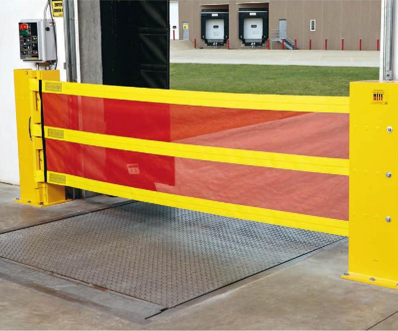 Barrière de sécurité Dok-Guardian - Réf. 75.8 - Protection anti-chute pour quai de chargement_0