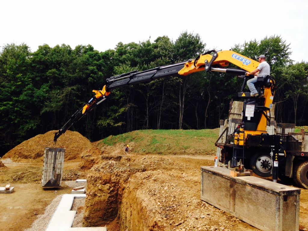 Grue auxiliaire BIG 455 - Effer - Pression 340 bar - capacité de levage 30 à 300 txm_0
