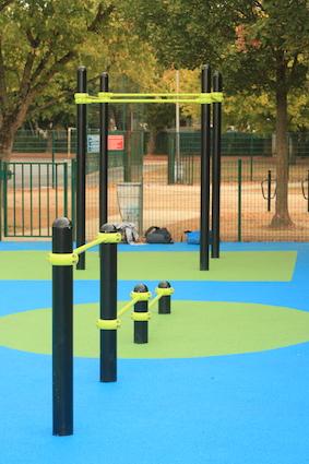 Street Workout DAMAPRO - Triple barre basse en acier galvanisé thermolaqué avec hauteur réglable_0