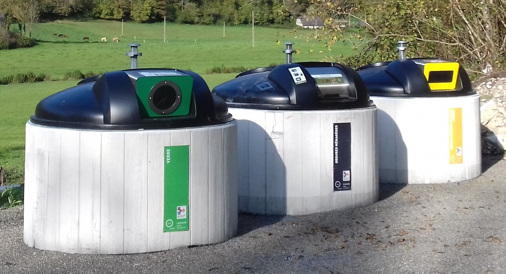 Conteneur semi-enterré