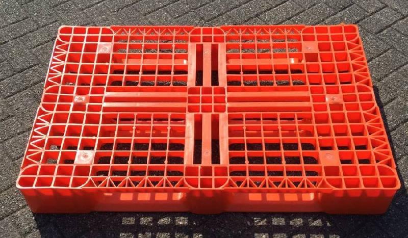 Palette en plastique GKSP1208MP3RR - 800x1200 mm - Orange - 3 semelles - Charge statique 5000 kg_0