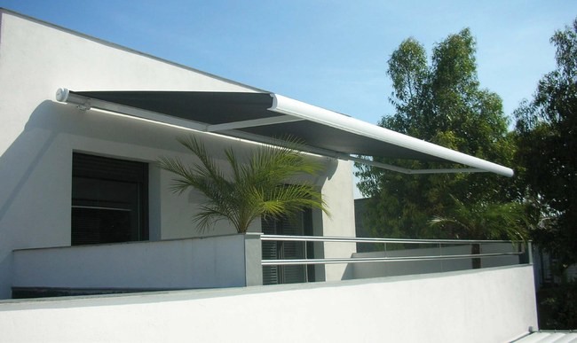 Stores d'extérieur banne coffre intégral Maxibox 300 - aluminium extrudé - 4645 à 8000 mm - manuel/motorisé - bras à sangles ART 350_0