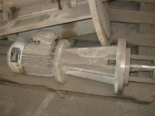 Agitateur mélangeur industriel Ystral Y 3000 S / TF D7-3 d'occasion - 380 V, 6,3 A, 2885 tr/min_0