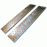 Rampes galvanisées - 2m de long - Charge maximale 800kg par paire Rampes galvanisées - 2m de long - Charge maximale 800kg par paire