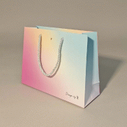Sac luxe Arc-en-ciel poignées cordelières blanc 24x8x18 cm - par 12