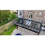 Terrasse sur pilotis - Fabriquée en poutrelle - Thermolaquage - Sur mesure Terrasse sur pilotis - Fabriquée en poutrelle - Thermolaquage - Sur mesure