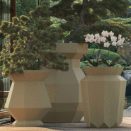 Pot de plantes origami yuri 47,5x47,5x60 cm VONDOM Pot de plantes origami yuri 47,5x47,5x60 cm VONDOM
