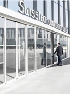 Portes télescopiques coulissantes à 2 ou 4 vantaux