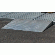 Rampe d'accès en acier galvanisé pour plateforme en rétention - finition tôle larmée - 1270 mm