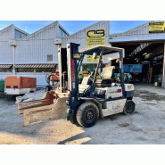KOMATSU chariot élévateur à gaz fg25t-11e (avec pince) KOMATSU chariot élévateur à gaz fg25t-11e (avec pince)