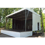 Scène PRO 35 - Surface de 35 m² - Hauteur de 3,70 m - Résistance des planchers à 600 kg/m² - Scène mobile prête à être tractée