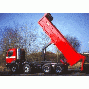 Camions bennes entrepreneur avec porte arrière universelle sur châssis 8x4