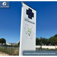 Totem sur-mesure avec incrustation d'une croix Totem sur-mesure avec incrustation d'une croix