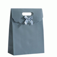 Pochette cadeau gris intissé avec noeud L19xP8xH26cm - par 10