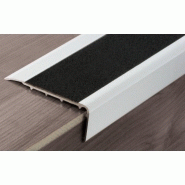 Nez de marche intérieur/extérieur type b11 alu naturel bande noire en 3000 mm à visser