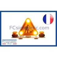 Triangle Triflash AK5 magnétique 500 mm avec prise allume cigare à relevage manuel classe 1 avec 2 Gyroled M80 - STANDBY MERCURA