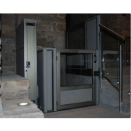 Plateforme monte-escalier verticale - Capacité 340 kg - Hauteur d'élévation jusqu'à 1,60 m - Garaventa Opal