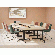 Ensemble de tables polyvalentes tonneau rabattables Evolve sur roulettes Ensemble de tables polyvalentes tonneau rabattables Evolve sur roulettes