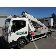 Camion nacelle 16,3m avec stabilisateurs intégrés au châssis