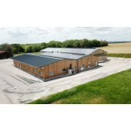 Bâtiment pour chèvres modulaire et durable en bois - Sur mesure selon vos besoins agricoles - ROINE Bâtiment pour chèvres modulaire et durable en bois - Sur mesure selon vos besoins agricoles - ROINE