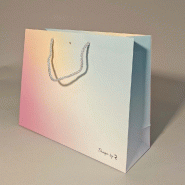 Sac luxe Arc-en-ciel poignées cordelières blanc 36x12x28 cm - par 12