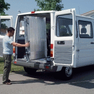 Rampe de chargement repliable rotative Rampe de chargement repliable rotative