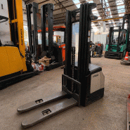 Gerbeur triplex électrique Crown ESR4000 4750 mm