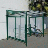 ABRI VÉLO OUVERT CONVIVIALE / STRUCTURE EN ACIER / TOITURE EN POLYCARBONATE ALVÉOLAIRE