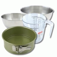 Set pâtisserie avec moule à manqué 26 cm revêtement cire de carnauba, 2 bols à mixer, verre mesureur et spatule Zenker - vert acier 3176239937978