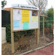 Vitrine incassable cadre bois et supports