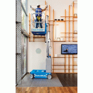 Nacelle élévatrice compacte et légère Genie® Runabout® GR™-20 - Accès facile aux portes et ascenseurs