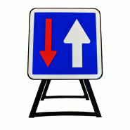 Panneau indication temporaire CK18 - Priorité à la circulation venant en sens inverse Panneau indication temporaire CK18 - Priorité à la circulation venant en sens inverse