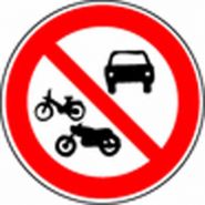 Panneau de signalisation - interdit aux autos et motocyclistes