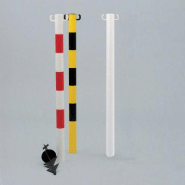 Poteau de signalisation PVC jaune et noir sur pointe à enfoncer Poteau de signalisation PVC jaune et noir sur pointe à enfoncer