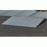 Rampe d'accès en acier galvanisé pour plateforme de rétention - finition tôle larmée - hauteur 90 mm - réf. PLAC