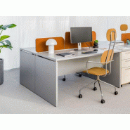 Bureau droit professionnel Unity en bois mélaminé - 4 dimensions disponibles - 12 finitions de plateau - 4 coloris de pied - Garantie 3 ans Bureau droit professionnel Unity en bois mélaminé - 4 dimensions disponibles - 12 finitions de plateau - 4 coloris de pied - Garantie 3 ans