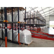 Bâtiment avec racks de stockage pour entreposer vos marchandises volumineuses Bâtiment avec racks de stockage pour entreposer vos marchandises volumineuses