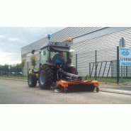 Balayeuse andaineuse sur micro tracteur micro'sweep