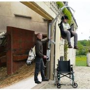 Lève-personne handicapé pour le transfert de cavalier depuis son fauteuil roulant jusqu'à la selle du cheval et vice versa - achimède - ref : lch01