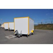 Base vie équipée de panneaux sandwich en mousse polyuréthane