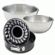 Set avec 1 Moule à manqué et à savarin 28 cm, 1 spatule Zenker et 2 bols à mixer en inox Fackelmann - noir métal 3176239936315