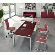 Bureau de direction Quadrifoglio X4 - 2 pieds rectangulaires chromés - plateau en verre coloré - rangement à portes coulissantes Bureau de direction Quadrifoglio X4 - 2 pieds rectangulaires chromés - plateau en verre coloré - rangement à portes coulissantes